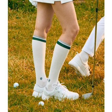 에이틴에이치 우먼 필드 니삭스