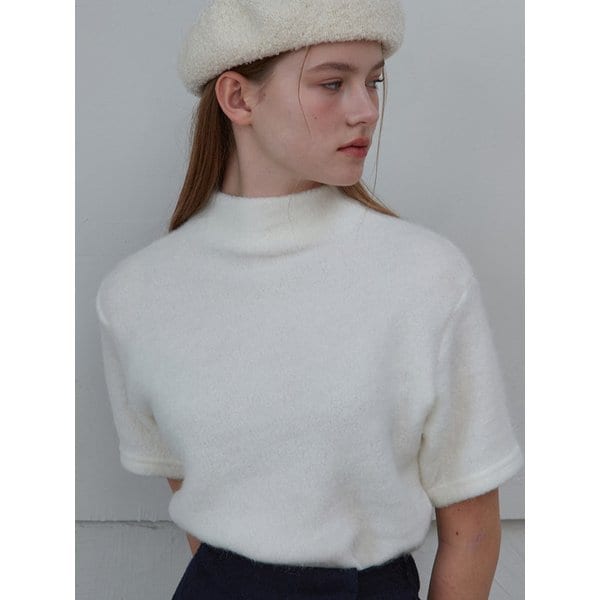 부클하프넥 아이보리 AD211