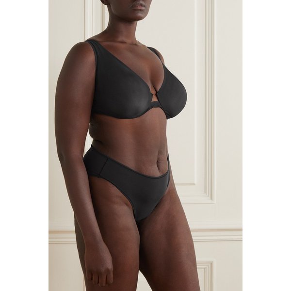 스킴스 Naked Plunge Bra Smokey Quartz 블랙 25372685655714052