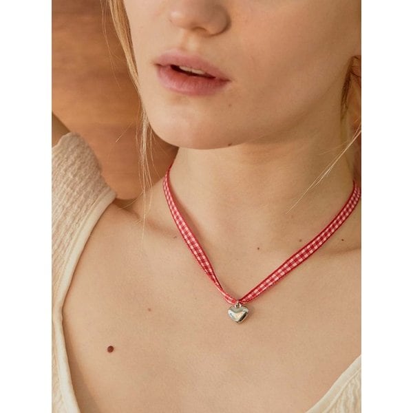 red gingham nacklace- heart