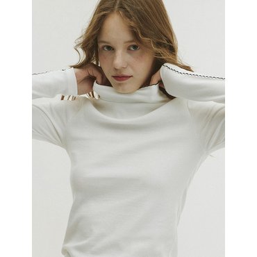 비트윈에이앤비 Picot Stitch Ribbed Turtleneck T-Shirt_White