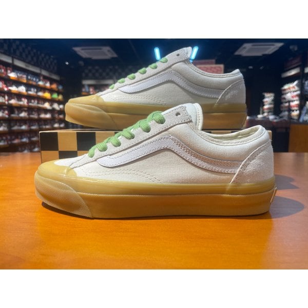 [여주점] (남여공용) 스니커즈 프리미엄 올드스쿨 (아이보리) (VN000SHMDWN)