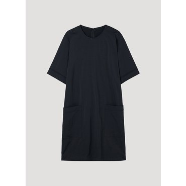 쉬즈미스 라운드넥 반팔 미디 원피스