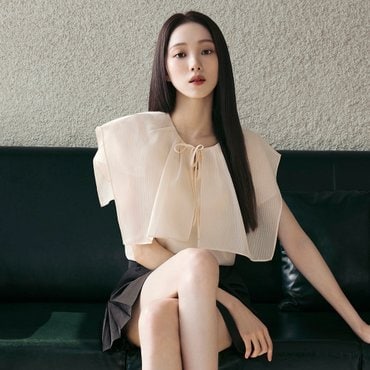 LINE [라인어디션]러플 포인트 블라우스 (이성경 착용) NWBLPG0400