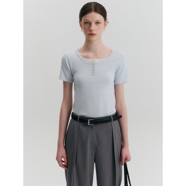 몰리 슬림 버튼 니트 탑_스카이 블루 / MOLLY SLIM BUTTON KNIT TOP_SKY BLUE