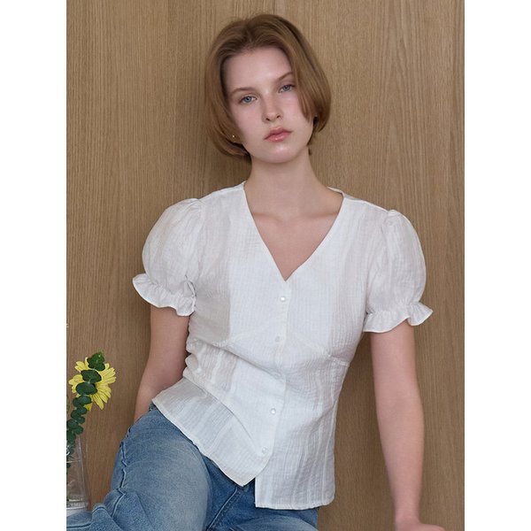 브이넥 핀턱 하프 블라우스 화이트 BE069