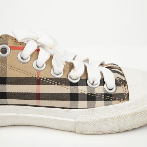 https://image-cdn.trenbe.com/resale-product-photo/893155/1792402220026-18782f97-e19a-4020-85b7-23e1b80d1737.JPG
