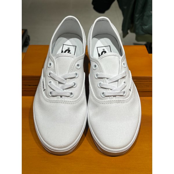 [시흥점] 남녀공용 스니커즈 어센틱 로우프로 (화이트)(VN000D04WWW)