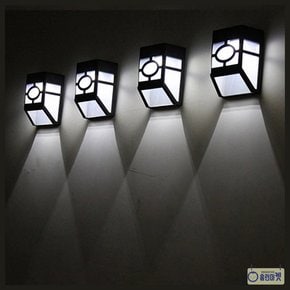 솔라벽등 태양광 충전 경량 친환경 조명 방수 벽부착 태양광패널 두가지색상 전원어려운곳 야외조명 정원조