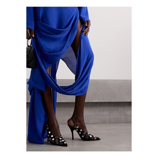 그리드 스터드 스웨이드 슬링백 펌프스 블랙 1647597338932774