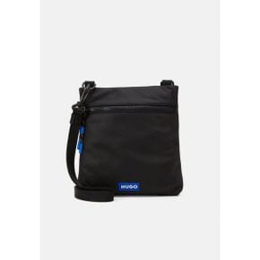 4805296 HUGO VYTAL 2.0 ENVELOPE - Across body bag black