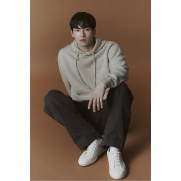 에피그램 알파카 블렌드 후드 니트 풀오버 ERWAW24621BEL