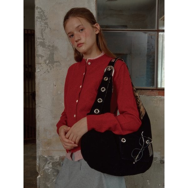 SUEDE BUCKLE REVERSIBLE SHOULDER BAG_BLACK