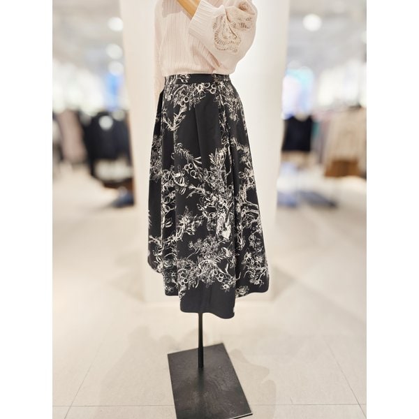 [파주점] [더아이잗컬렉션]플라워 모던 패턴 스커트 CR3A0SK721
