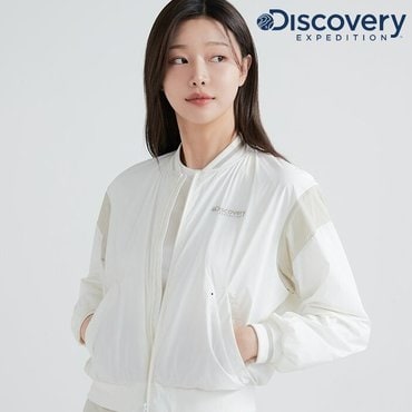 디스커버리 [정상가 169,000원] 여성 경량 바시티 애슬레저 크롭 바람막이 DWWJ95043