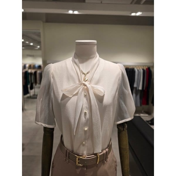 [파주점] 타이 퍼프 슬리브 브이넥 블라우스 JS4B0BL801