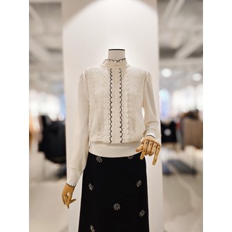 아이잗컬렉션 [파주점] [더아이잗컬렉션]배색 펄 레이스 풀오버 니트 CR2A1PO321