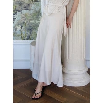 아무르 무아르 글로우 플레어 스커트 아이보리 amr2262