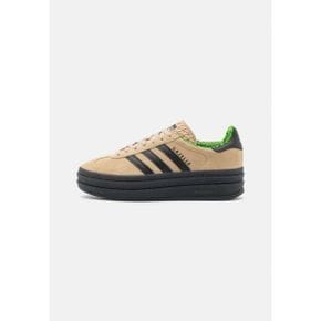 5105710 adidas GAZELLE BOLD - Trainers magic beige/core black/solar green 112489441