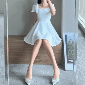 다온 스퀘어넥 숄더리본 캡소매 프릴 셔링 A라인 미니 다리길어보이는 여름 원피.._P367364170
