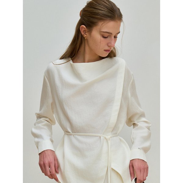 페탈 드레이프 블라우스 아이보리 J1936