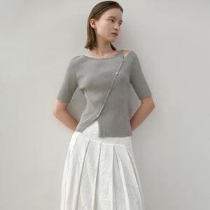 나인(Atelier Nain) HEBA BUTTON CUTOUT KNIT T6851SG