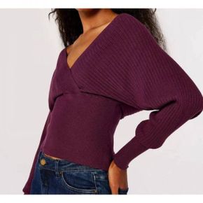 4462358 APRICOT Plum Ribbed Knit Cropped Sweater In Purple