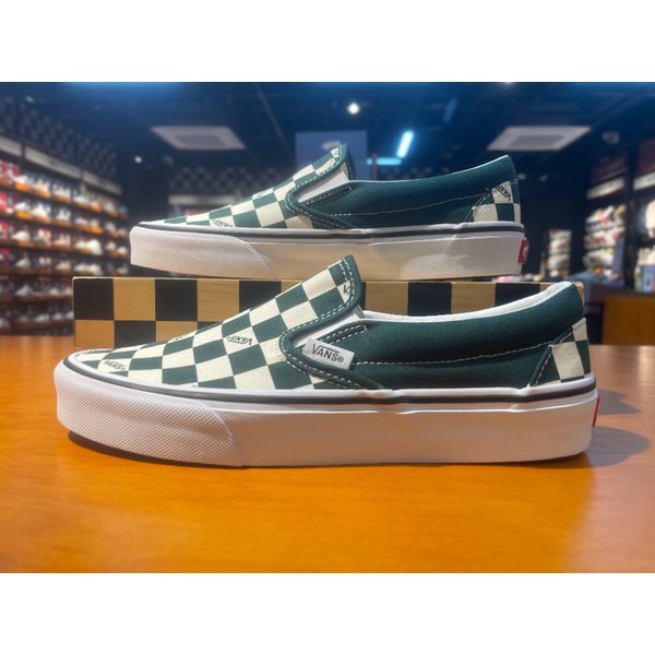 [여주점] (남여공용) 스니커즈 클래식 슬립온 체커보드 (그린) (VN000DAHEME)