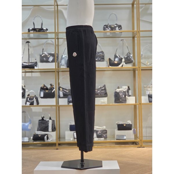 [시흥점] [몽클레어] 남성 로고 패치 코튼 스웨트 팬츠 8H00009-89ALE-999