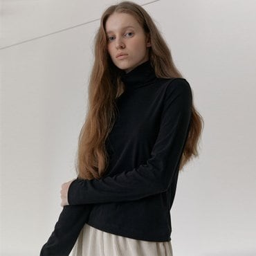 38컴온커먼 [30% 할인가 판매] Soft Slim Turtleneck Top (Black)