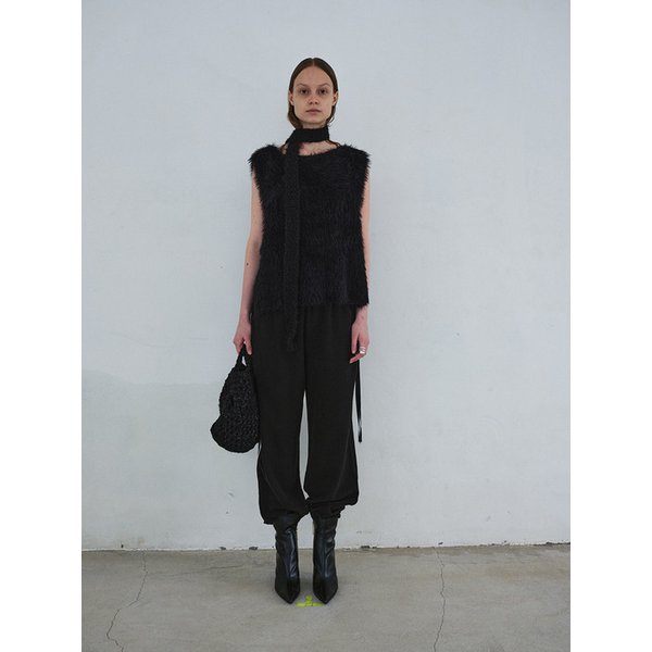 HAIRY SCARF IN BLACK