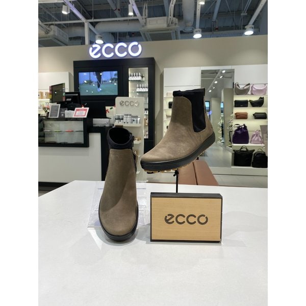 [부산점] 여성 부츠 소프트7 트레드 W 고어텍스 450463-02559