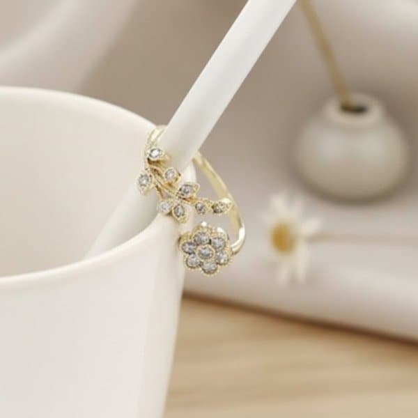 [옷자락] 여성 플라워 큐빅 데일리 반지 프리사이즈