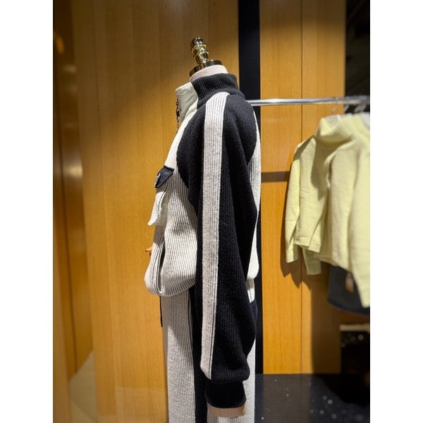 [시흥점] 여성 컬러 배색 밑단 스트링 루즈핏 티셔츠 (ER4CL560)