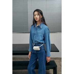 루즈핏 크랍 데님 셔츠 AR1DB360