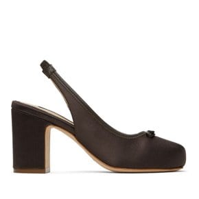 샌디리앙 SSENSE 익스클루시브 브라운 슬링백 75 힐 S24F003-F040 204 Brunette Satin