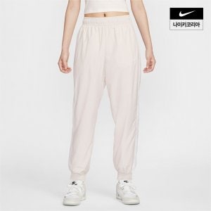 나이키 우먼스 나이키 스포츠웨어 클래식 우븐 UV 미드라이즈 루즈 조거 NIKE FV7661-104