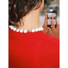 WHITE BALL NECKLACE