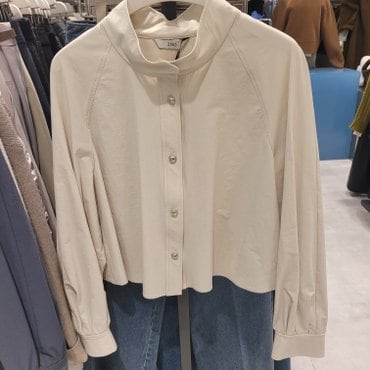 ZOOC 뒤 포인트 하이넥 크롭 블라우스  Z244MSC020