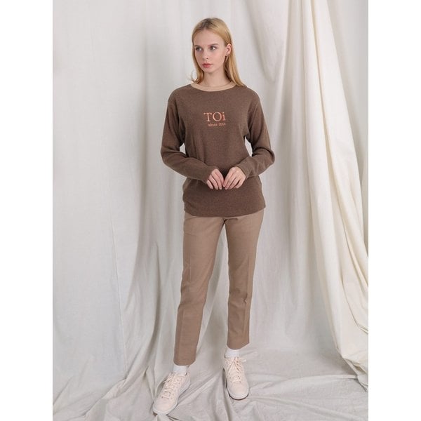 자수 로고 넥 포인트 긴팔티셔츠 브라운