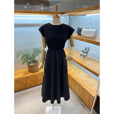 레코브 우븐배색 캡소매원피스(LC61D7OP550X)