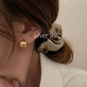 SILVER 92.5  바엔 스퀘어 볼드 이어링_P360609532