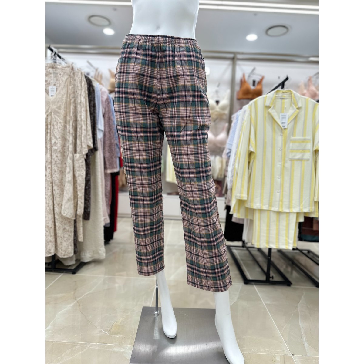 확대된 대표 .