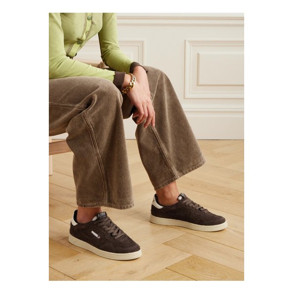 오트리 플랫 로우 가죽 트리밍 스웨이드 스니커즈 브라운 1647597332399030