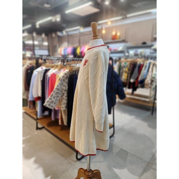 [파주점] (CR)루즈페-크림홀가먼트드레스 74A1940002