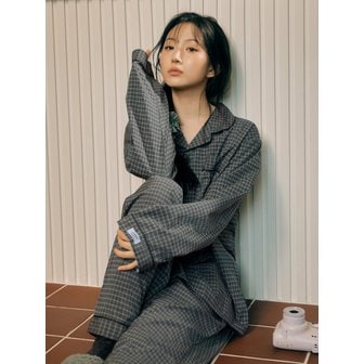 DOSSY [해원 PICK] 실크핏 더스트 긴팔 커플 잠옷 세트