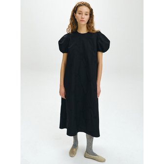 mais EMBROIDERED BELL SLEEVE MAXI DRESS / BLACK