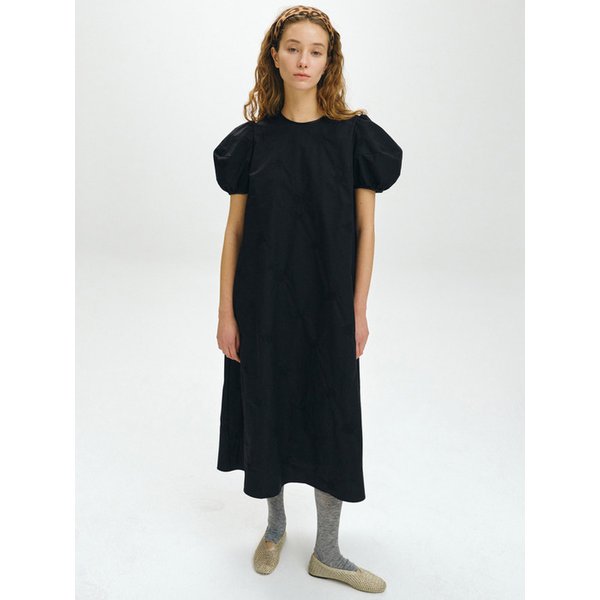 EMBROIDERED BELL SLEEVE MAXI DRESS / BLACK