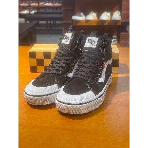 [여주점] (남여공용) 스니커즈  Mte Sk8-하이 Water proof (블랙) (VN000DAQBA2)