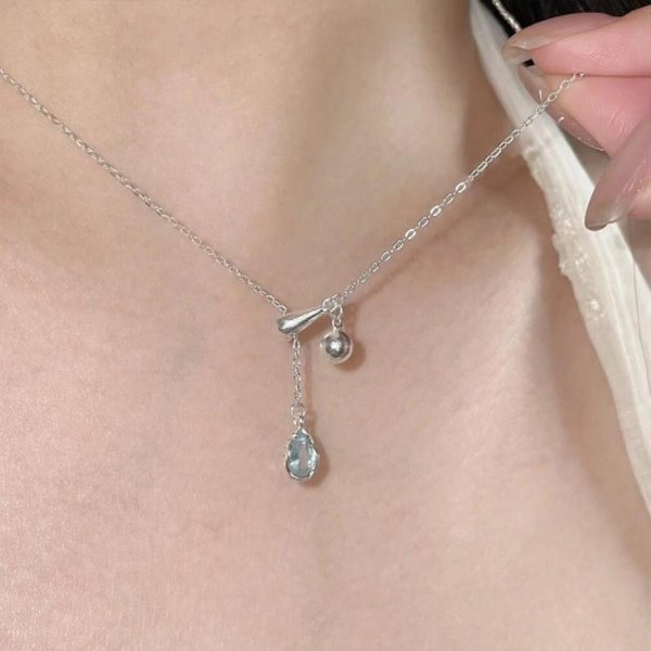 [옷자락] 여자 화이트 골드 라이트 아쿠아 물방울 목걸이